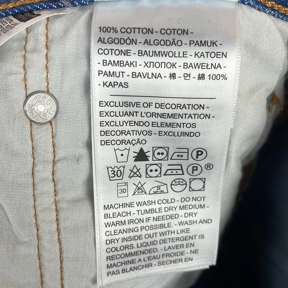 NWT Levi Premium Womens Plus Denim Jean Shorts SZ 32 501 Mid Rise Raw Hem Button - Picture 11 of 13